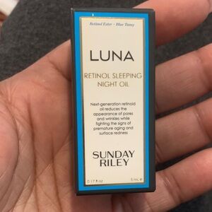 Sunday Riley Luna Retinol Night Oil - Blue and Black Box